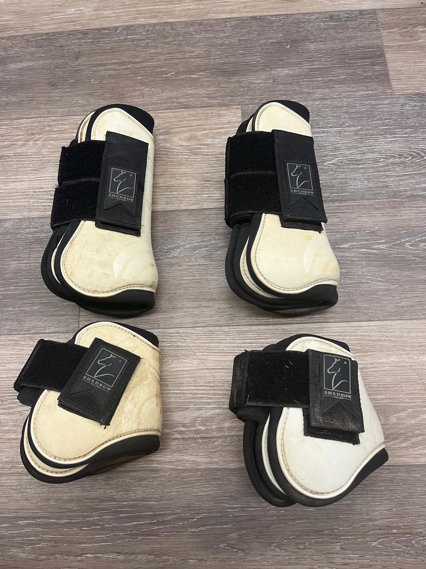 Consignment Shedrow Front & Hindboots F