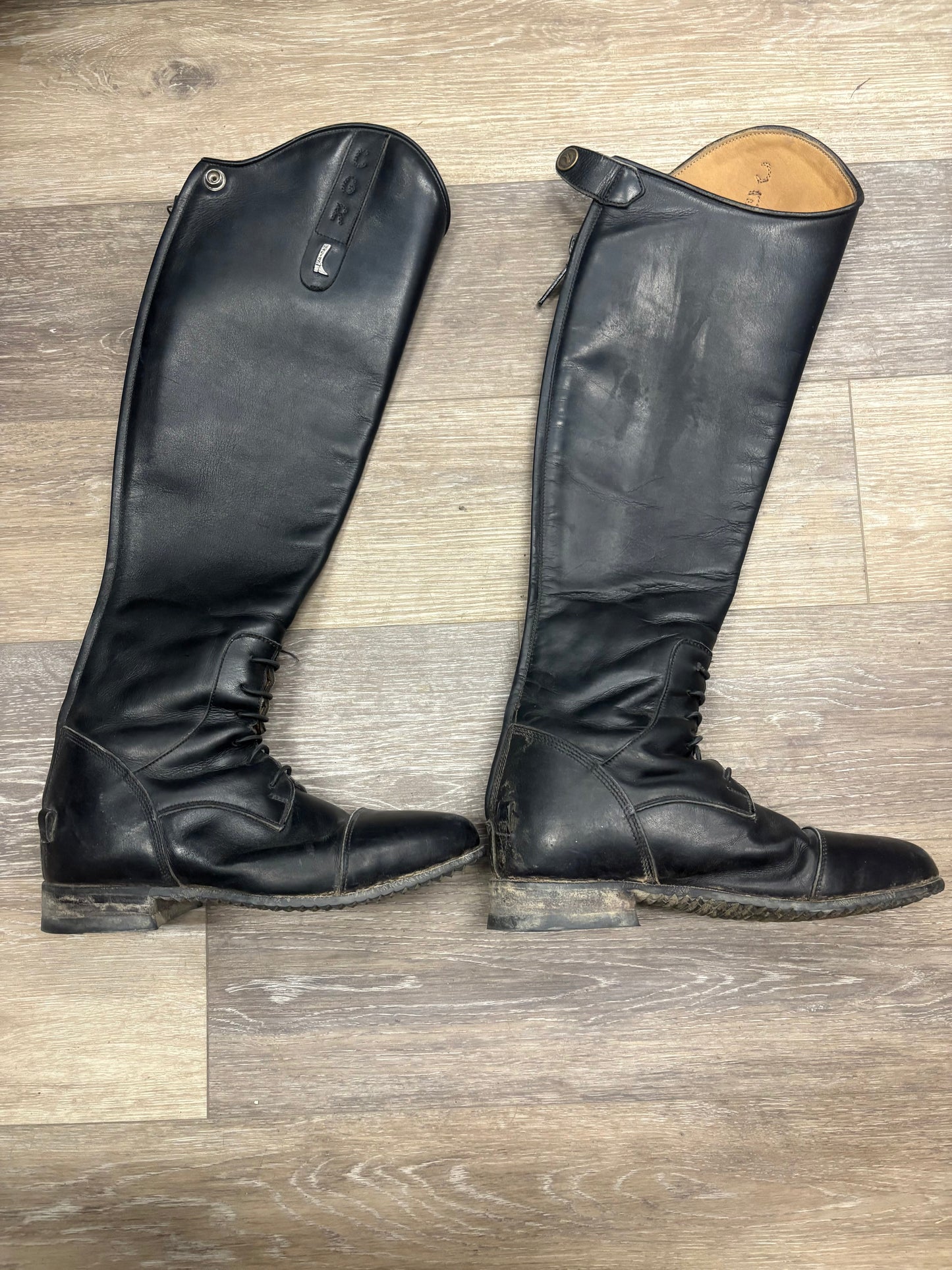 Consignment Casa Walten Field Boots 7.5