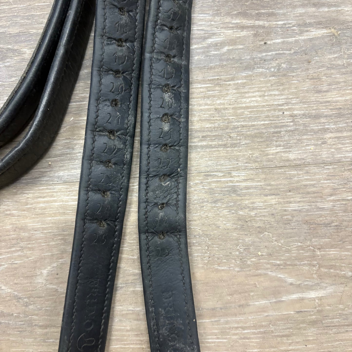 Consignment Bruno Delgrange Leathers 150cm