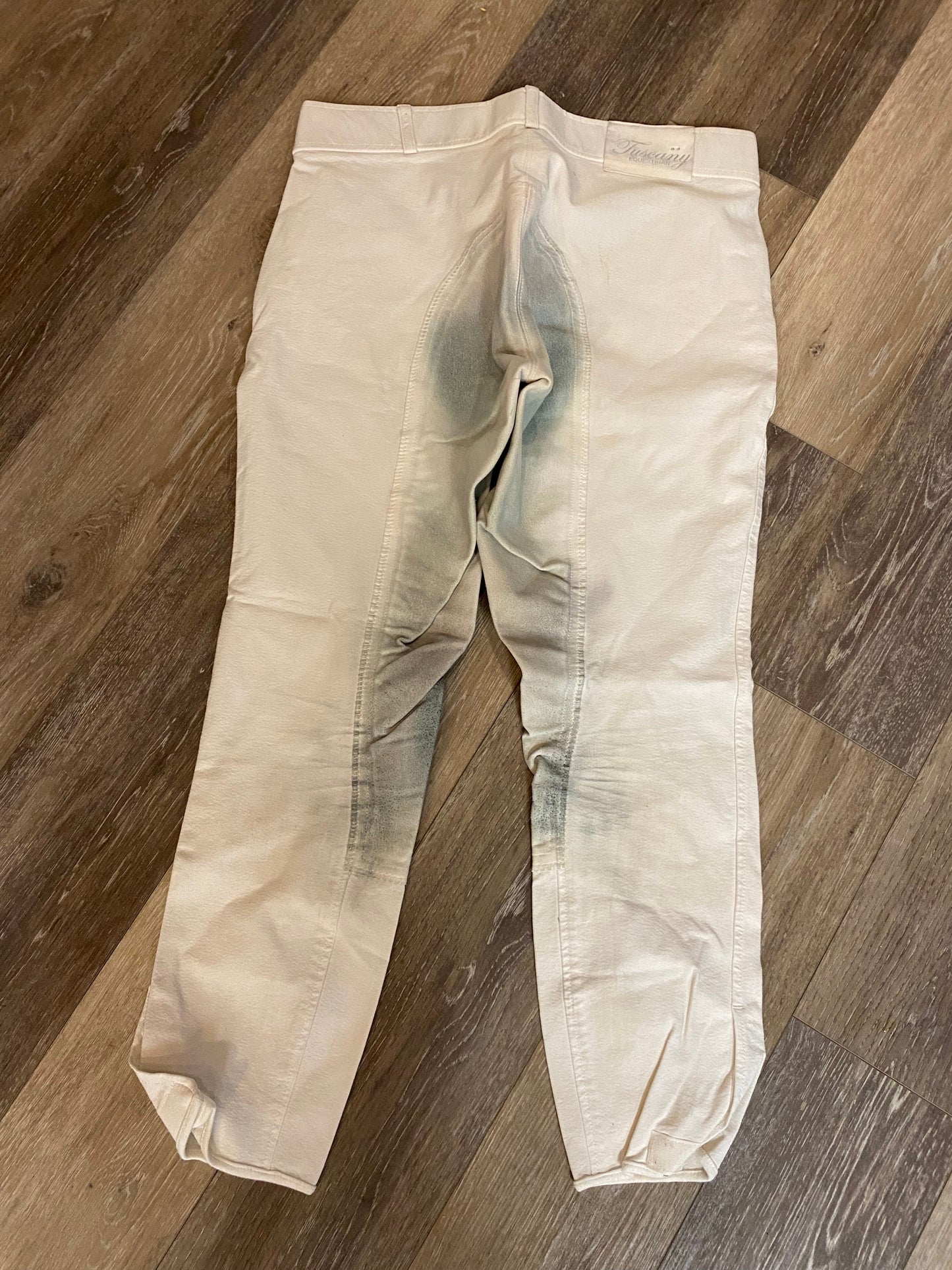Consignment Tuscany White Full Seat Breeches Size 32