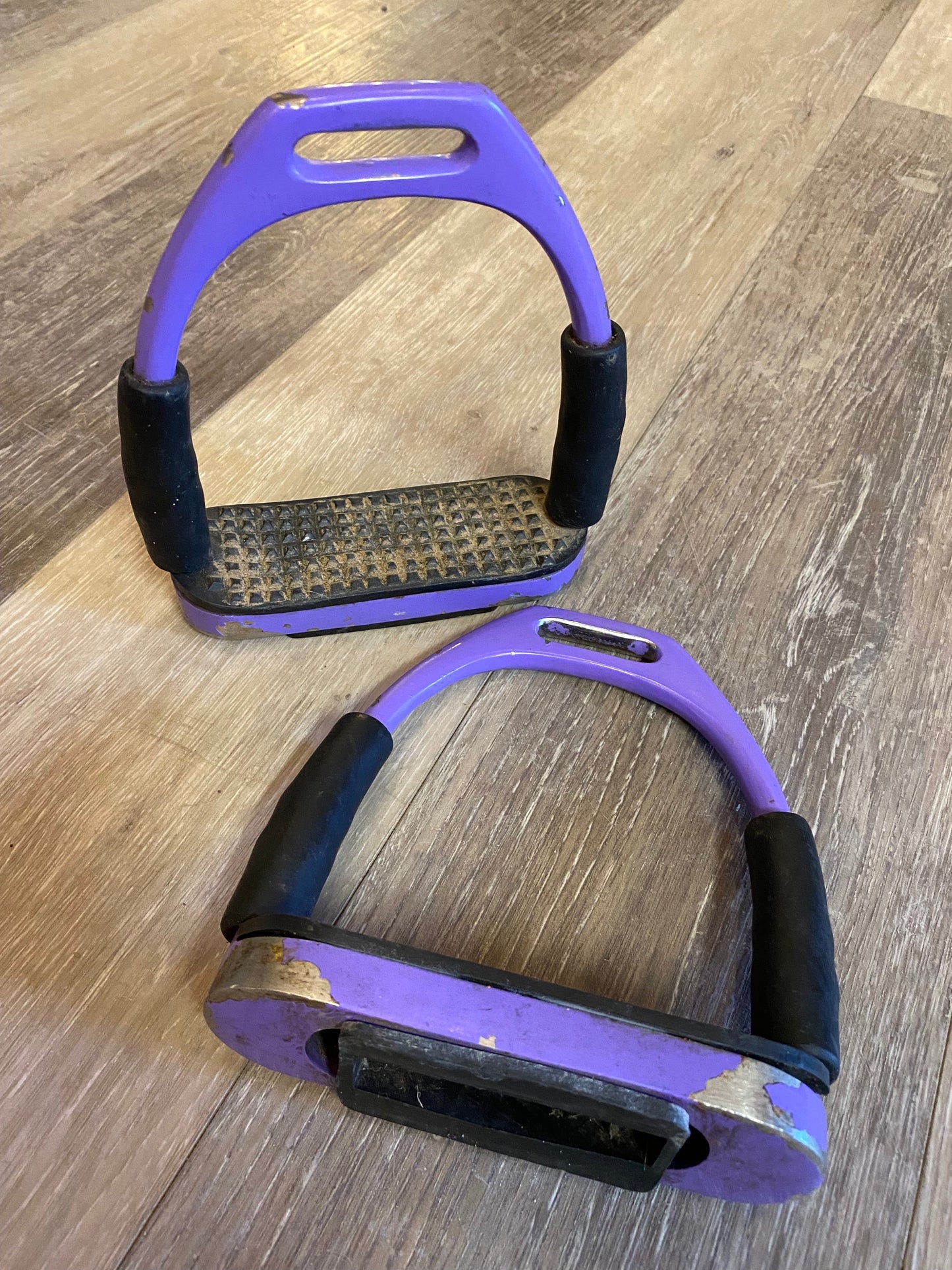 Consignment Purple Flexi Stirrups
